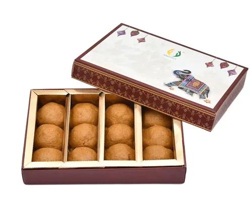 MATRATVA Soft Desi Ghee Organic Besan Ladoo 500 gm | Made with Pure Desi Gir Cow A2 Ghee & Desi Khand | Organic Besan Laddu Laddo | Indian Sweets Mithai Box | No Added Colour or Preservatives